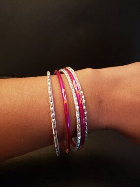 Fushia & Silver Flor Etched Bangles